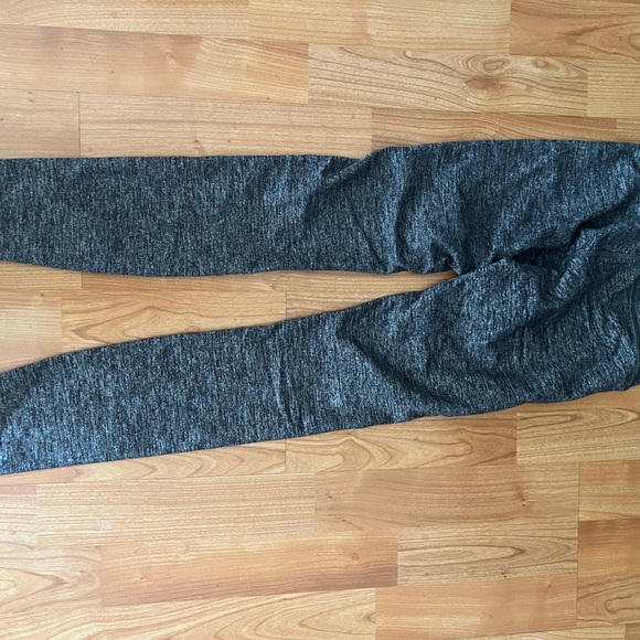 Lululemon leggings size 2 - - Picture 2 of 3